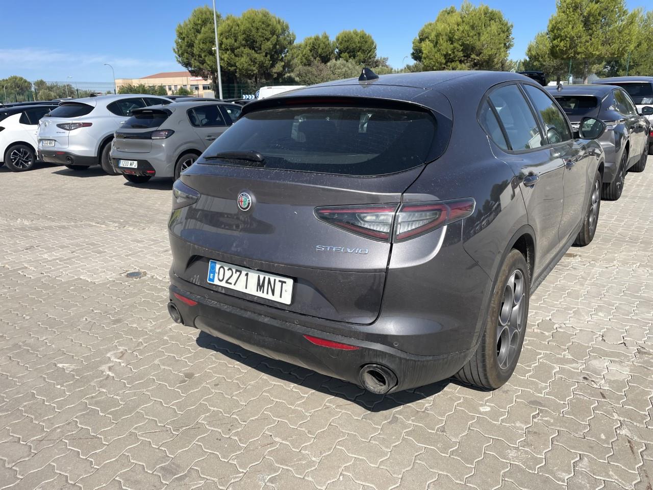 Foto Alfa Romeo Stelvio 4