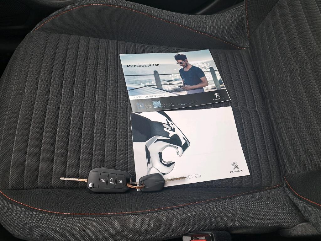 Peugeot 208 PureTech 100 S&S EAT8 Active Business 2020