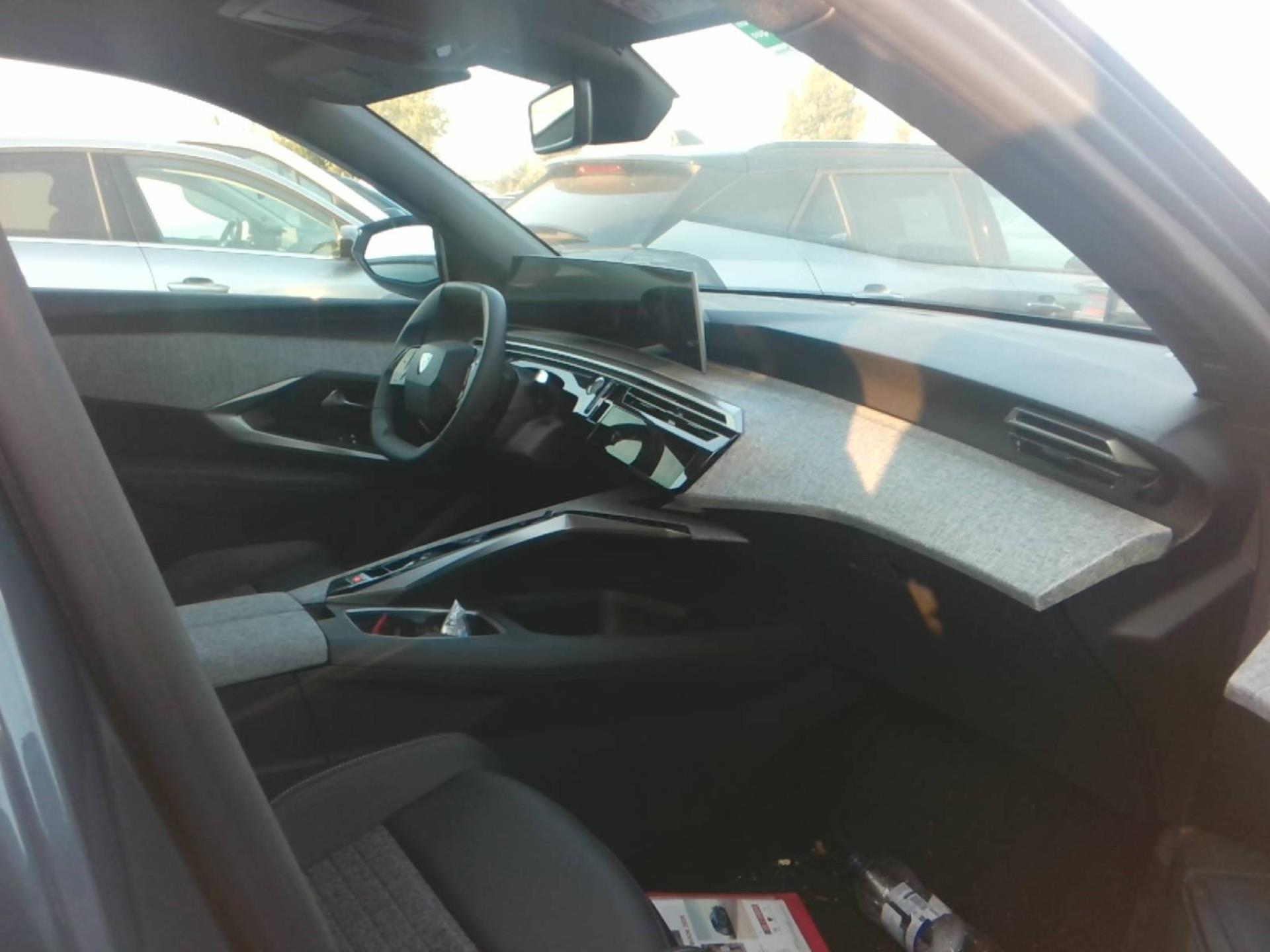 Peugeot 3008 Hybrid 145 e-DCS6 Allure 2025