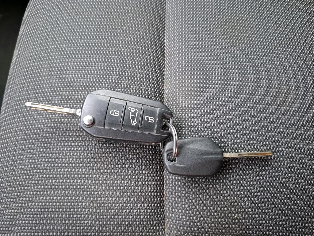 Peugeot PARTNER FOURGON STANDARD 650 KG BLUEHDI 100 S&S BVM5 PREMIUM 2021