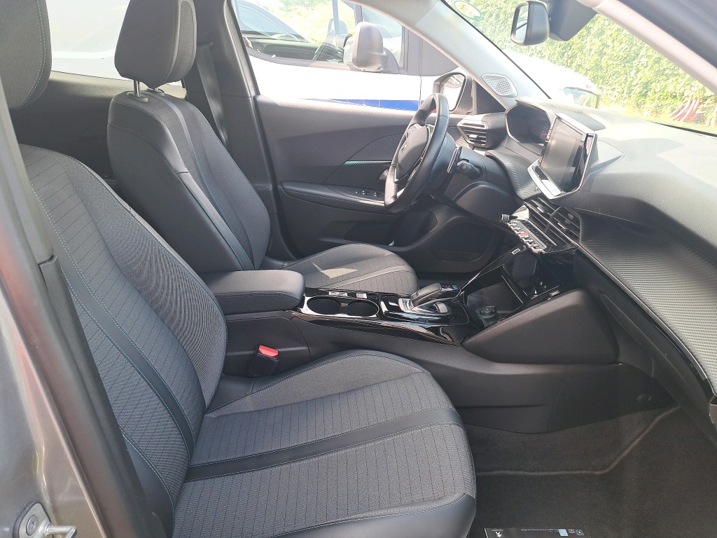 Peugeot 2008 PureTech 130 S&S EAT8 Allure 2021