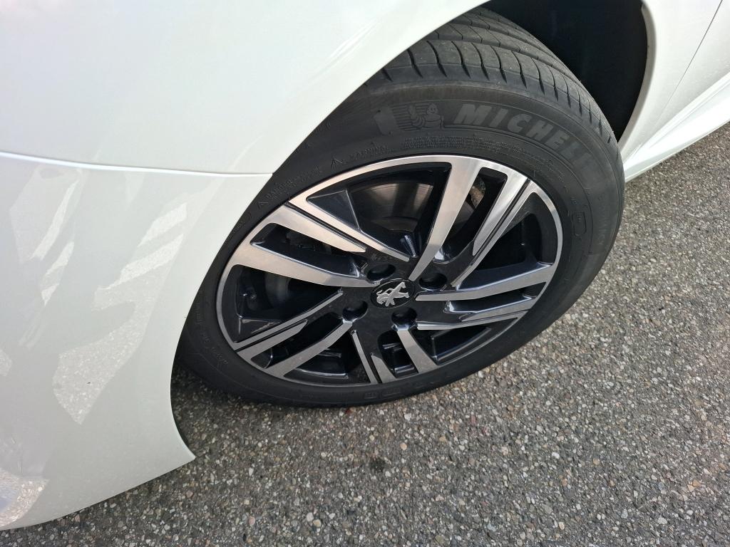 Peugeot 208 PureTech 100 S&S EAT8 Style 2023