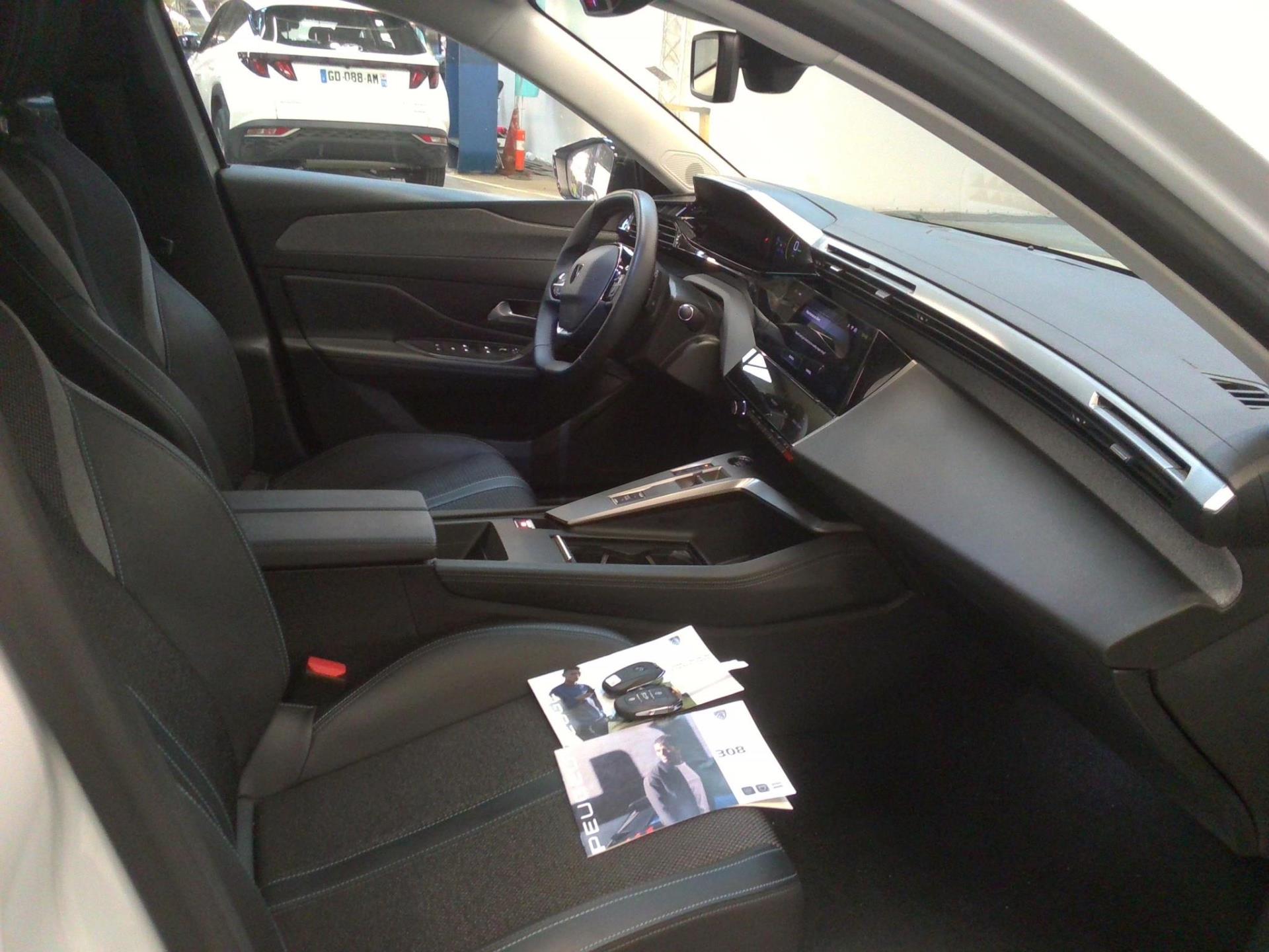 Peugeot 308 PHEV 180 e-EAT8 Allure 2024