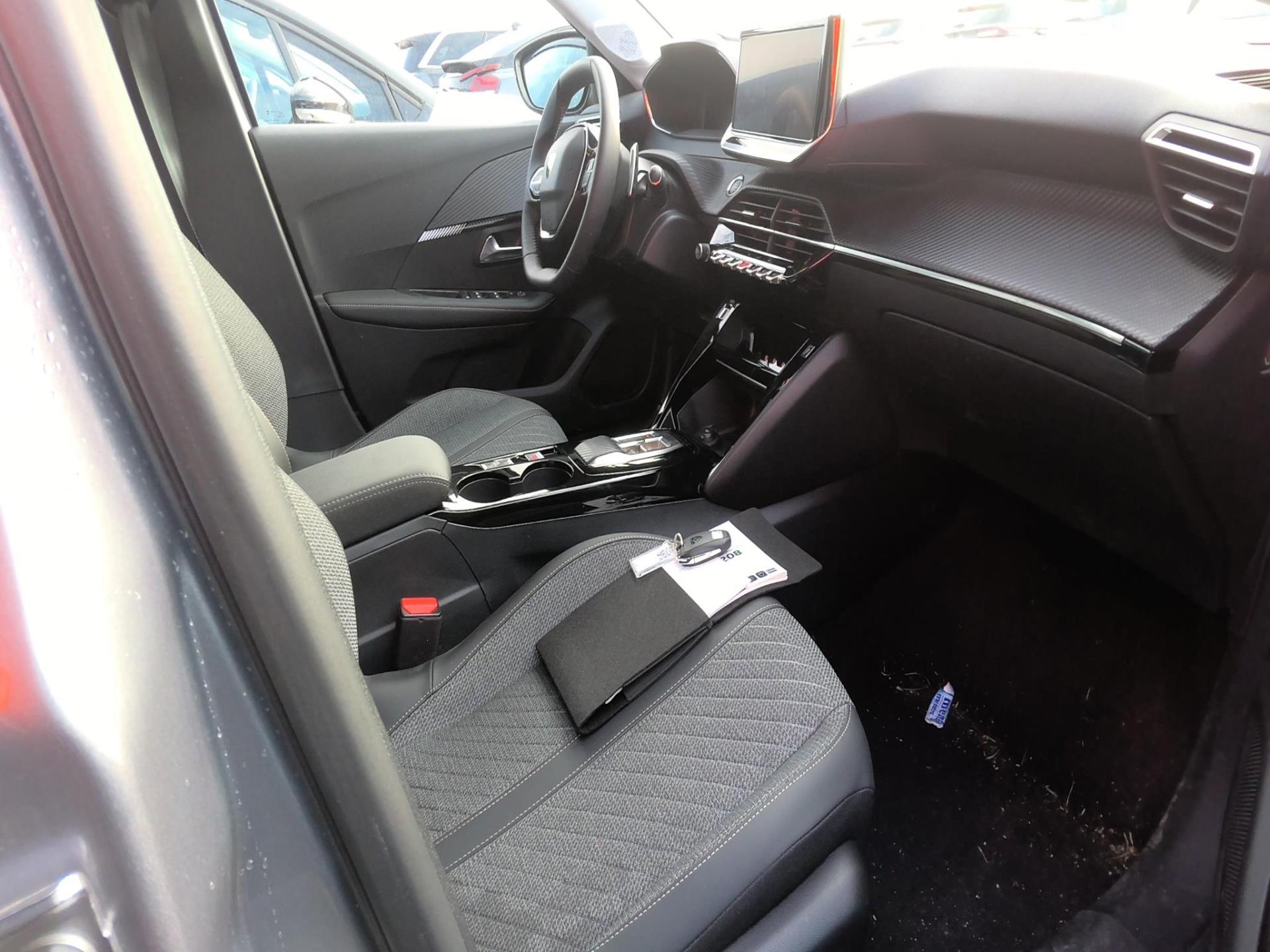 Peugeot 208 Hybrid 100 e-DCS6 Allure 2024