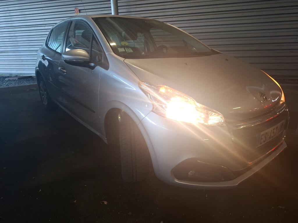 Peugeot 208 AFFAIRE 1.6 BLUEHDI 100 BVM5 PREMIUM PACK 2017