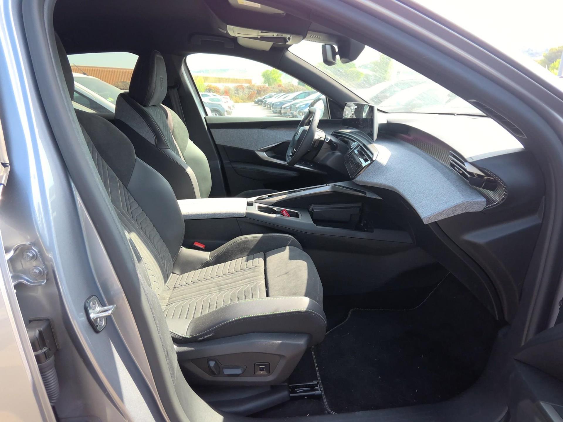 Peugeot 3008 Hybrid 145 e-DCS6 GT 2025
