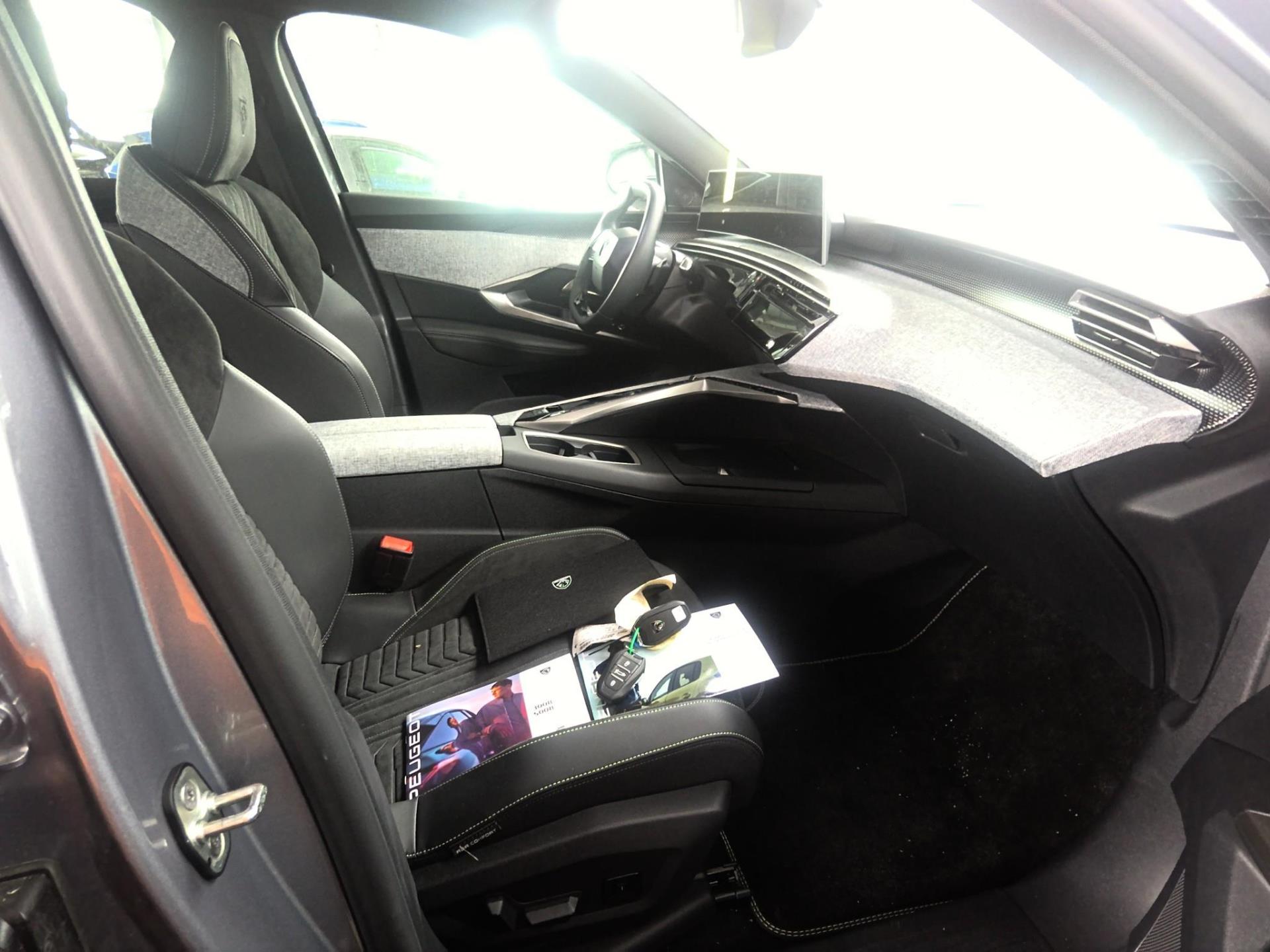 Peugeot 3008 Plug-in Hybrid 195 e-DCS7 GT 2025