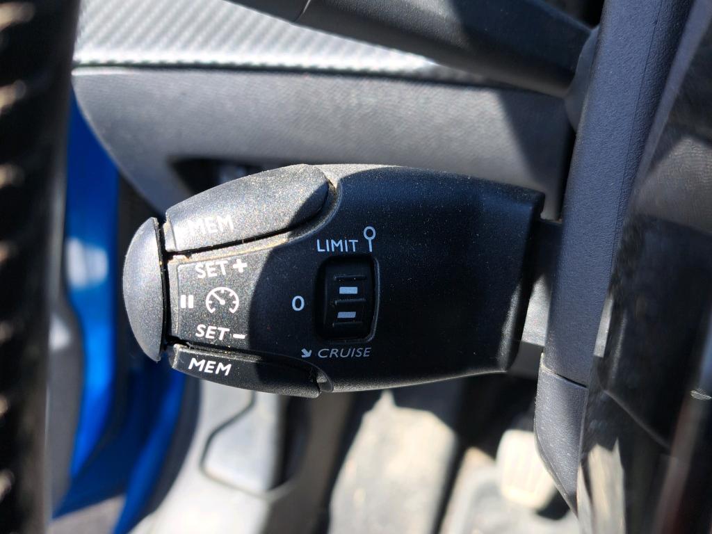 Peugeot 208 BlueHDi 100 S&S BVM6 Allure Business 2021