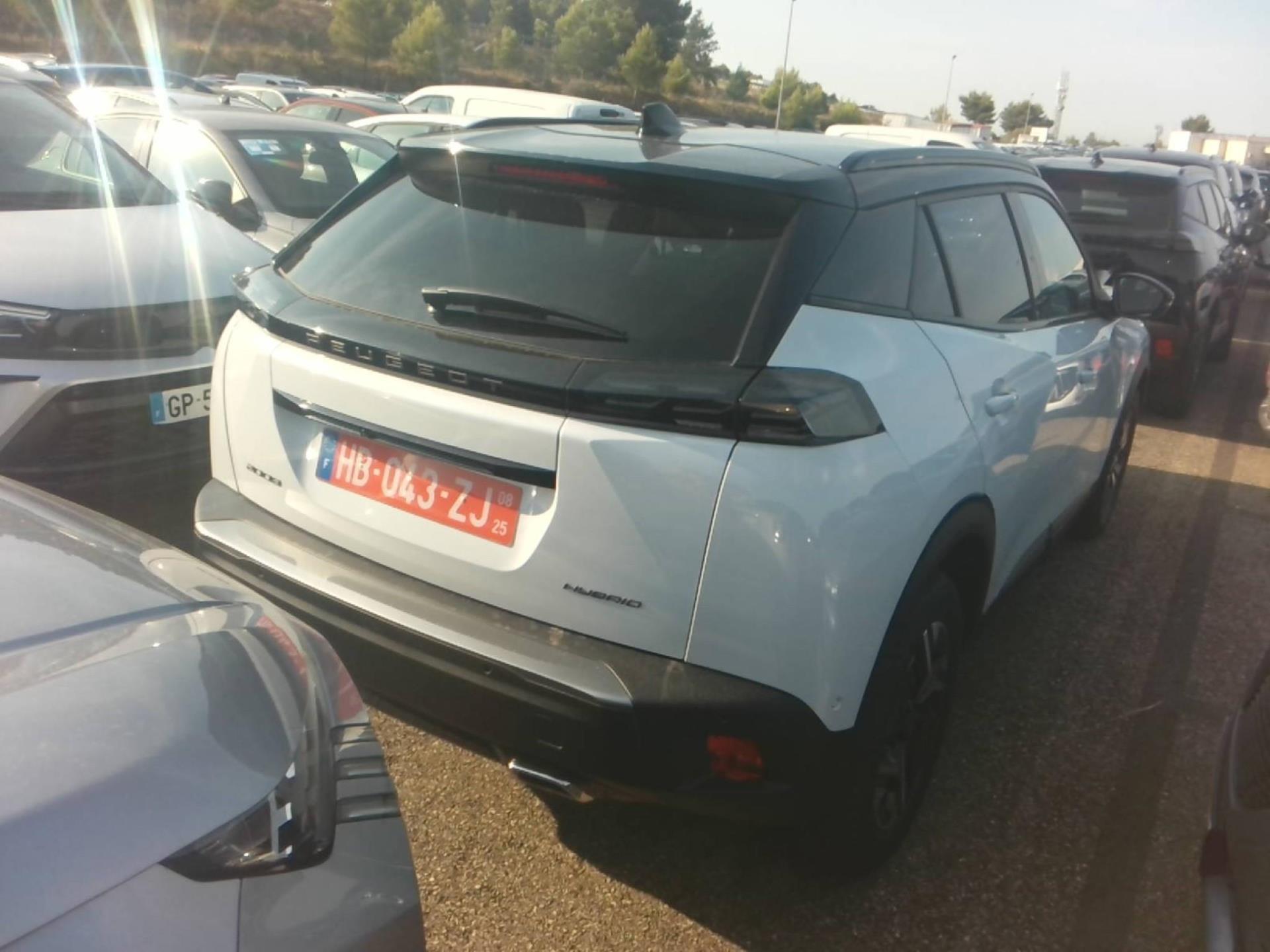 Peugeot 2008 Hybrid 136 e-DCS6 GT 2025