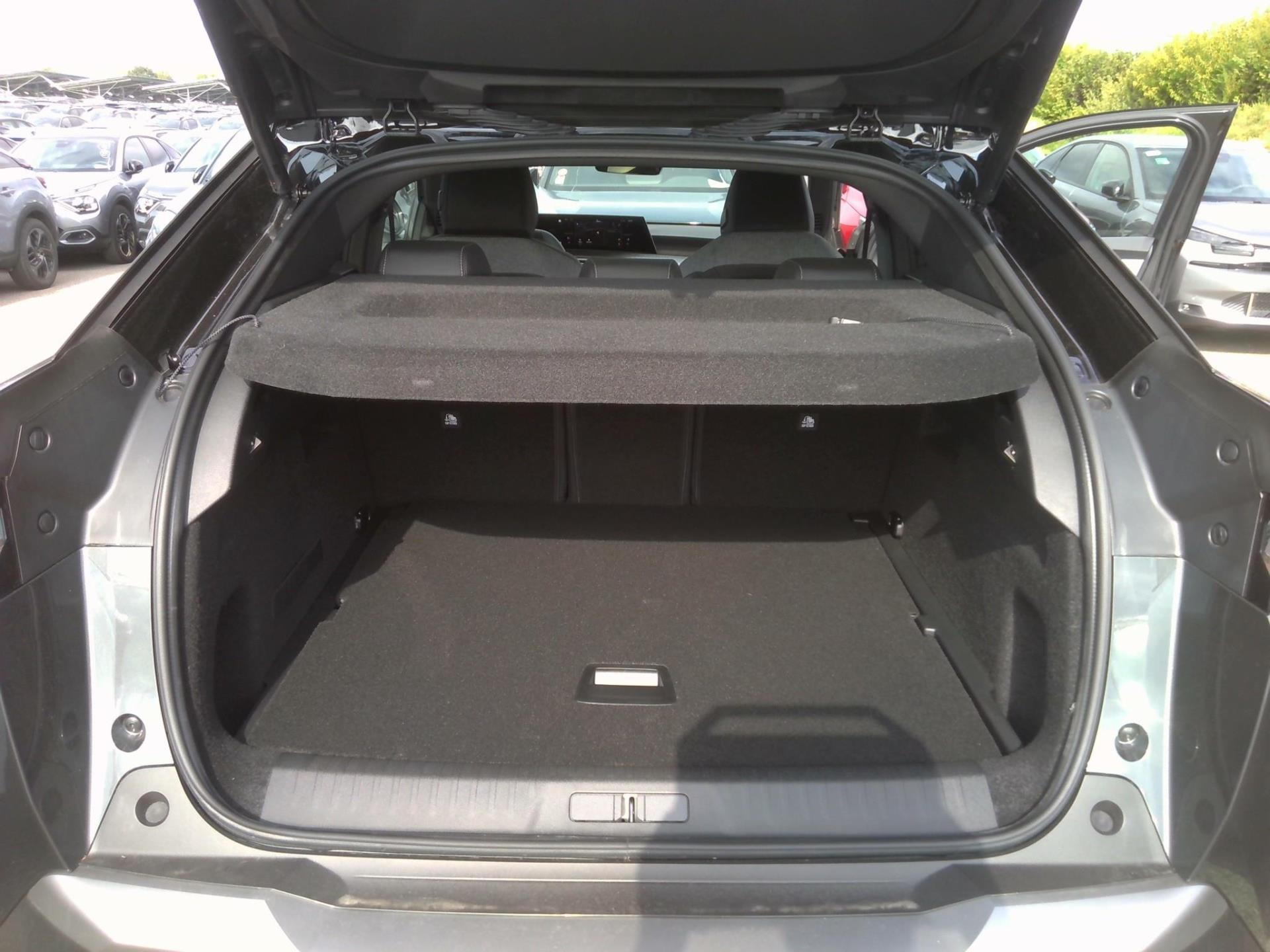 Peugeot 3008 Hybrid 145 e-DCS6 GT 2025