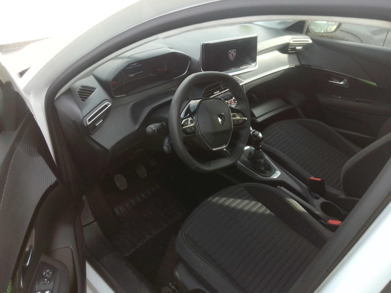 Foto Peugeot 208 8
