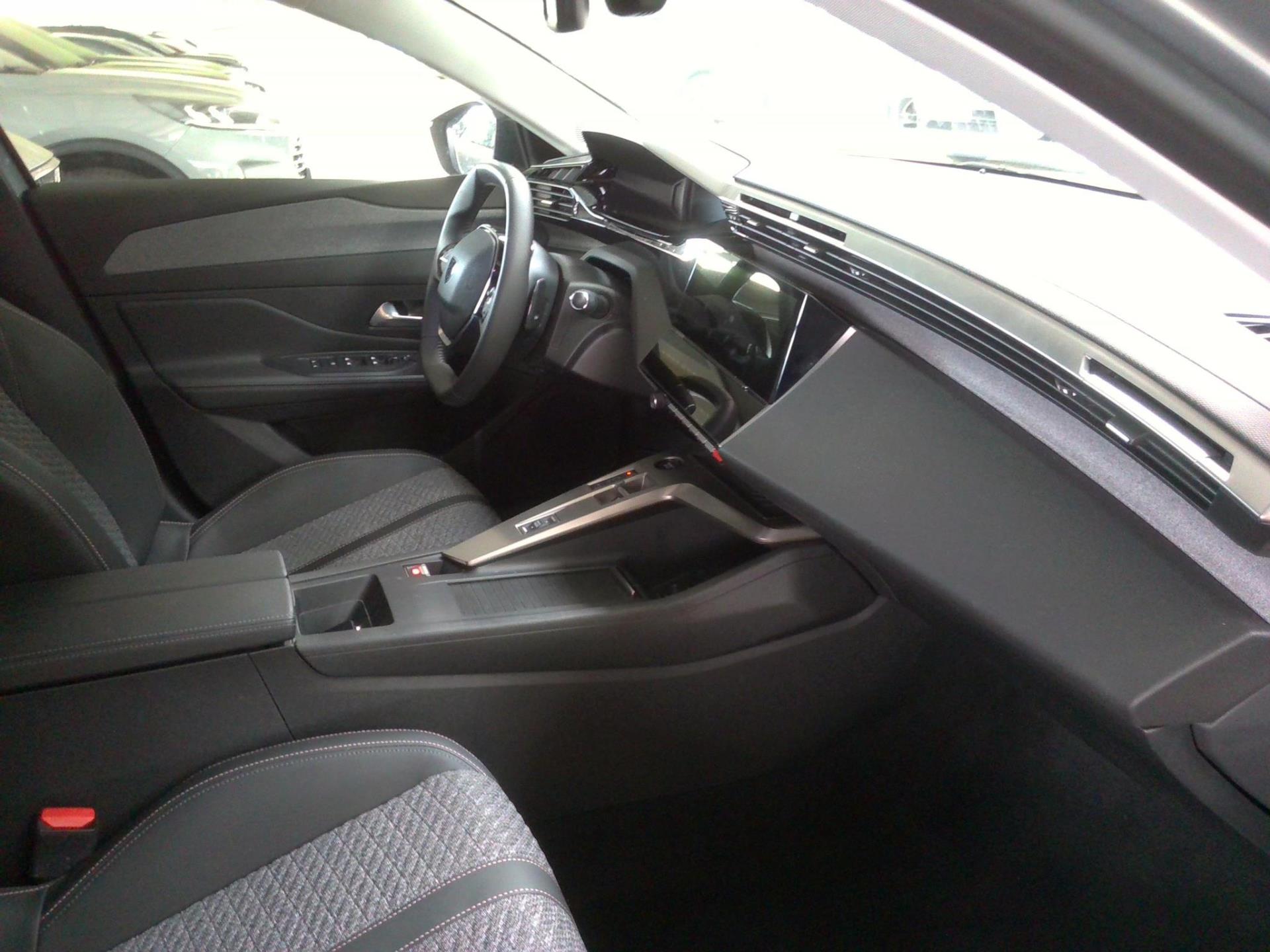 Peugeot 308 SW Hybrid 145 e-DCS6 Allure 2026