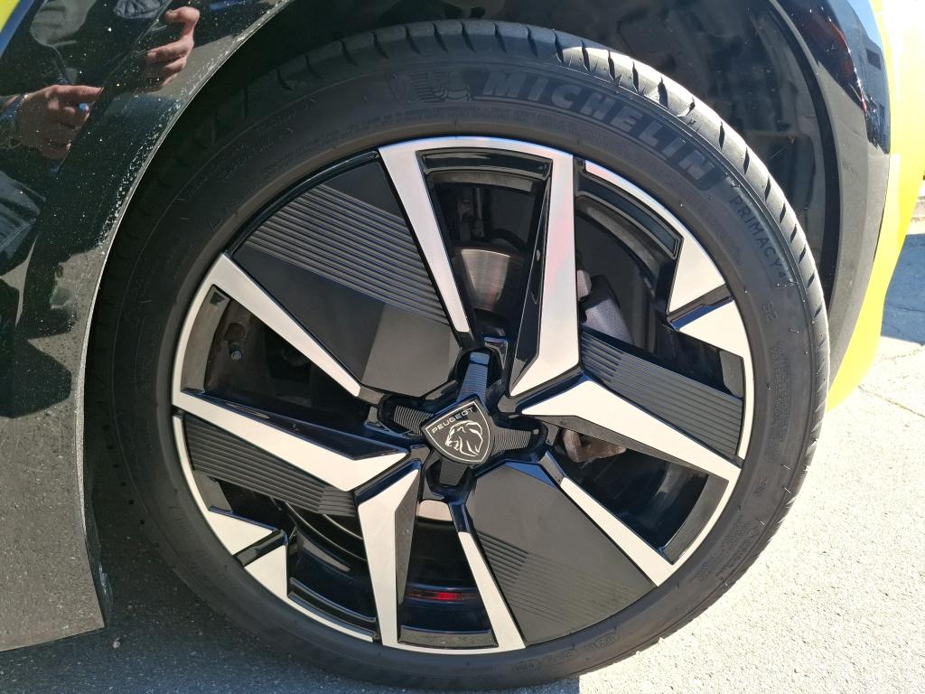 Peugeot 208 Hybrid 136 e-DCS6 GT 2025