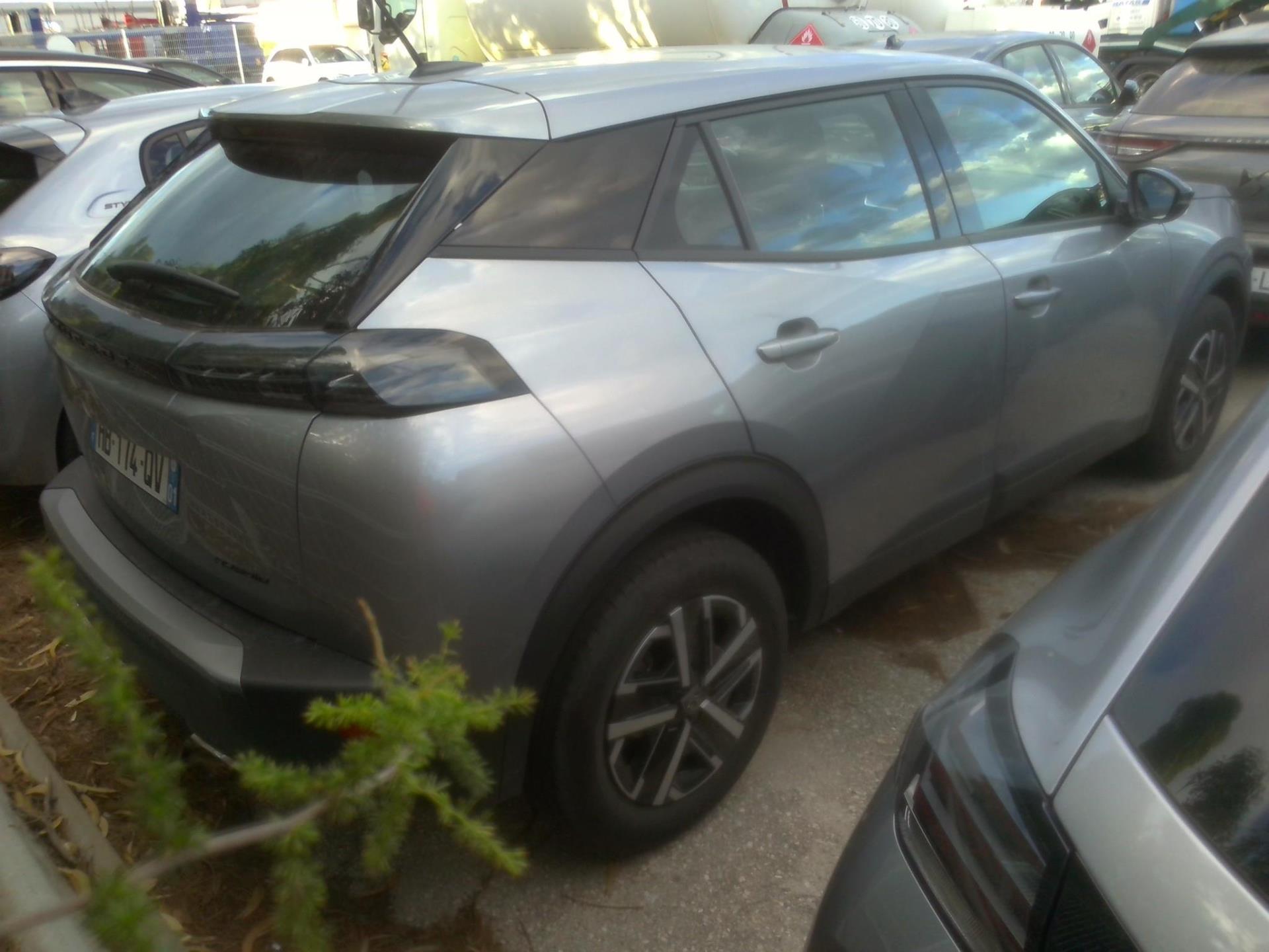Peugeot 2008 Hybrid 136 e-DCS6 Style 2025