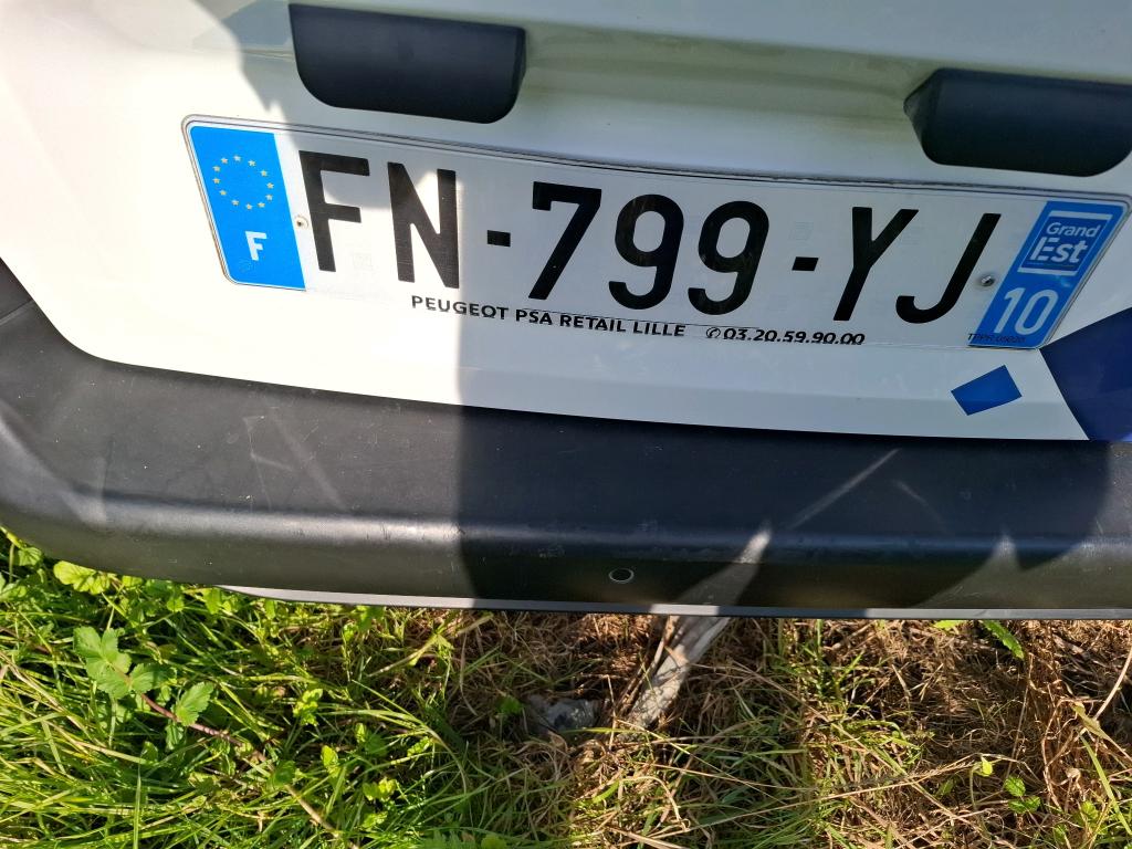 Peugeot PARTNER FOURGON STANDARD 650 KG BLUEHDI 100 S&S BVM5 PREMIUM 2020