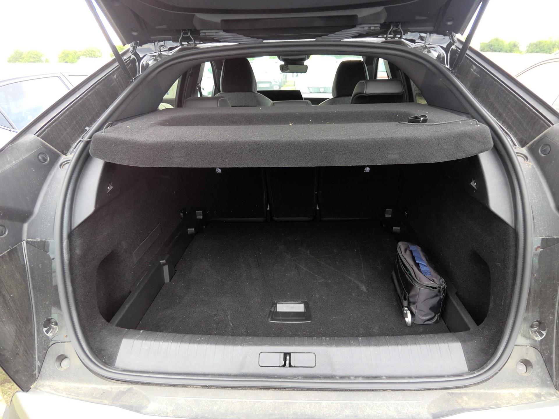 Peugeot 3008 Hybrid 145 e-DCS6 Allure 2025