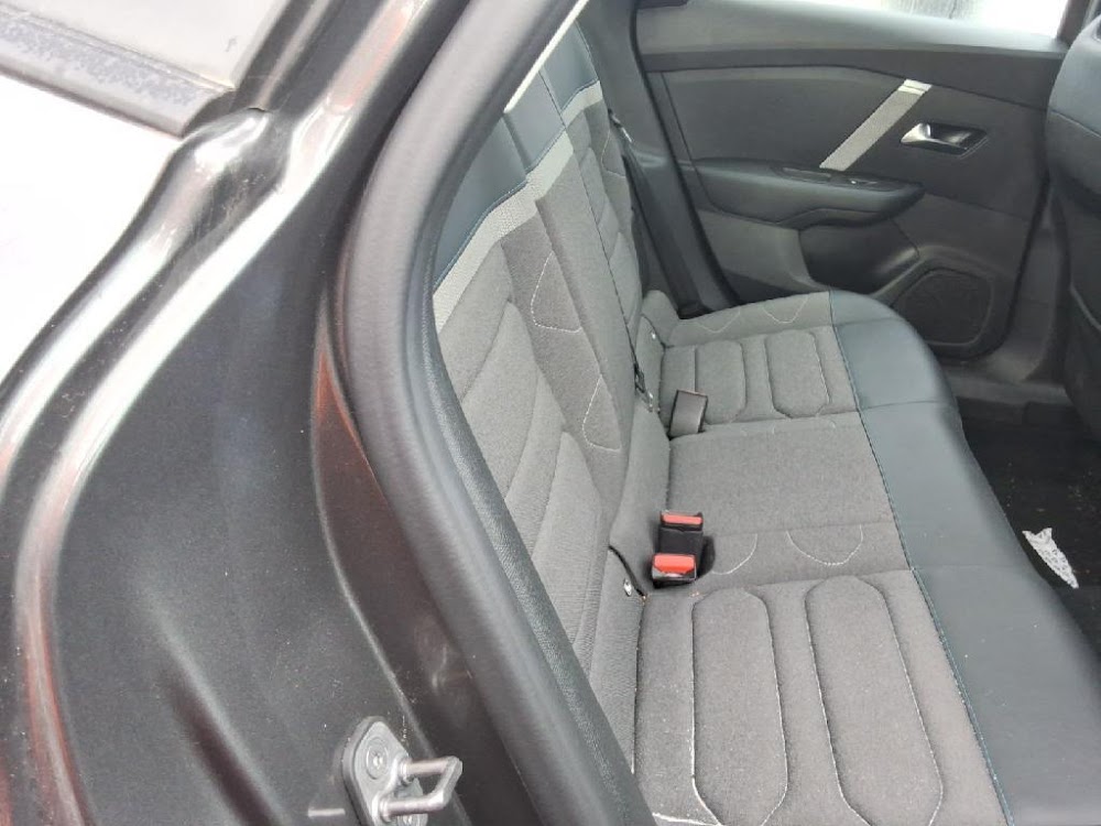 Foto Citroën C4 X 30