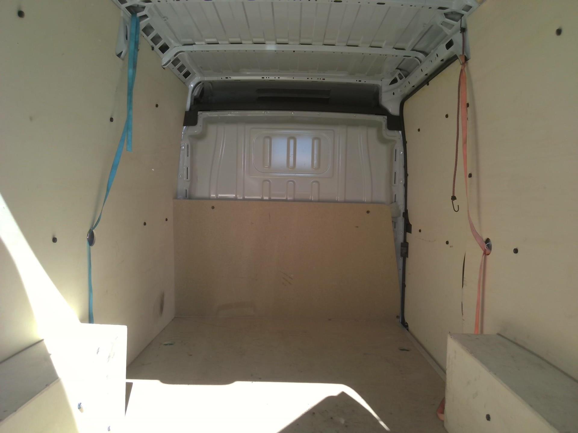 Peugeot BOXER TOLE 3.3 T L2H2 BLUEHDI 140 S&S BVM6  2024