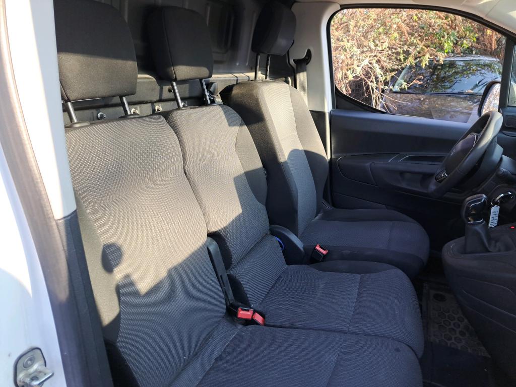 Peugeot PARTNER FOURGON STANDARD 650 KG BLUEHDI 100 S&S BVM5 ASPHALT 2021