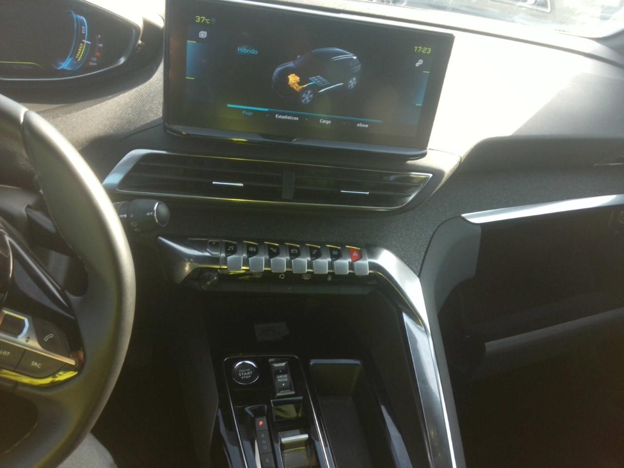 Foto Peugeot 3008 Hybrid 8