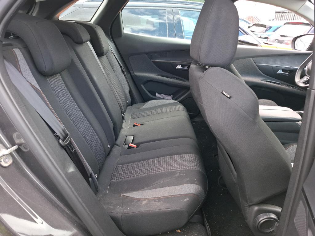 Peugeot 3008 BlueHDi 130ch S&S EAT8 Active Pack 2022