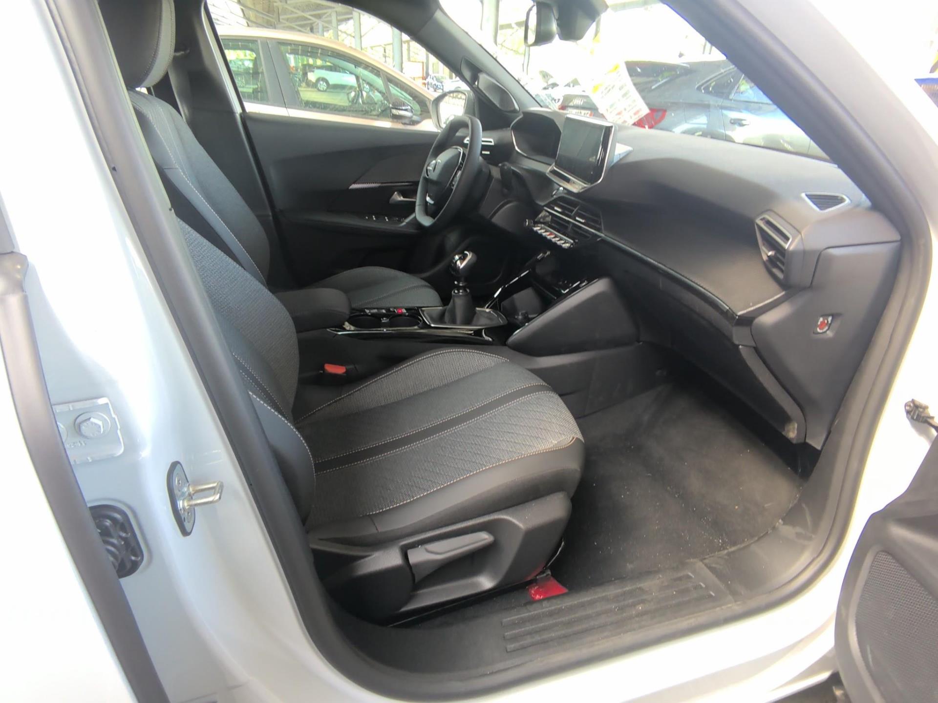 Peugeot 2008 Turbo 100 ch BVM6 Allure 2026