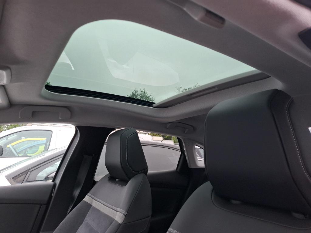 Citroen C4 X PureTech 130 S&S EAT8 Shine Pack 2023