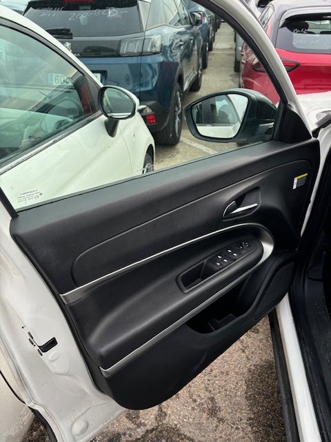 Foto Jeep AVENGER 11