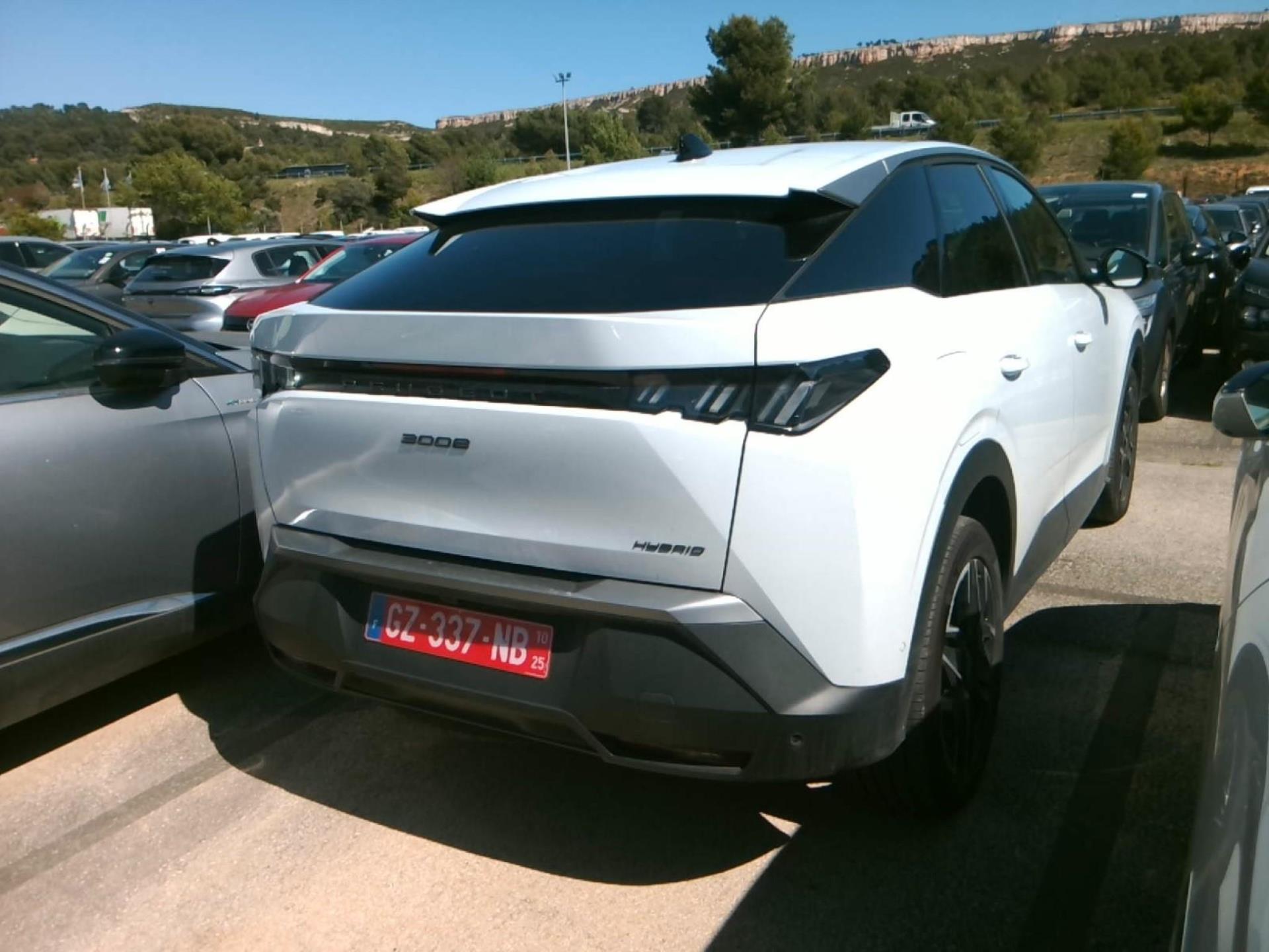 Peugeot 3008 Hybrid 136 e-DCS6 Allure 2024