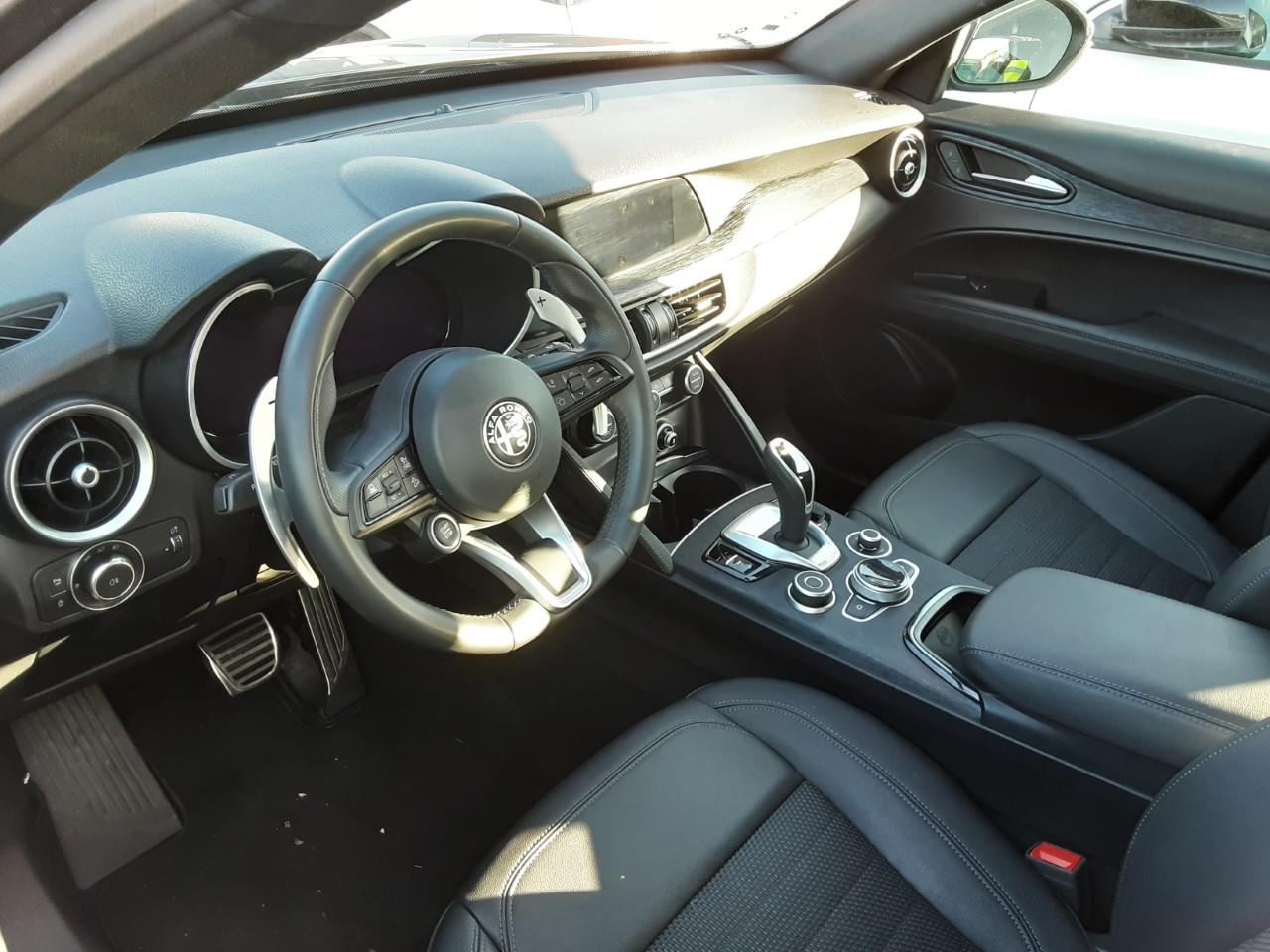 Foto Alfa Romeo Stelvio 3