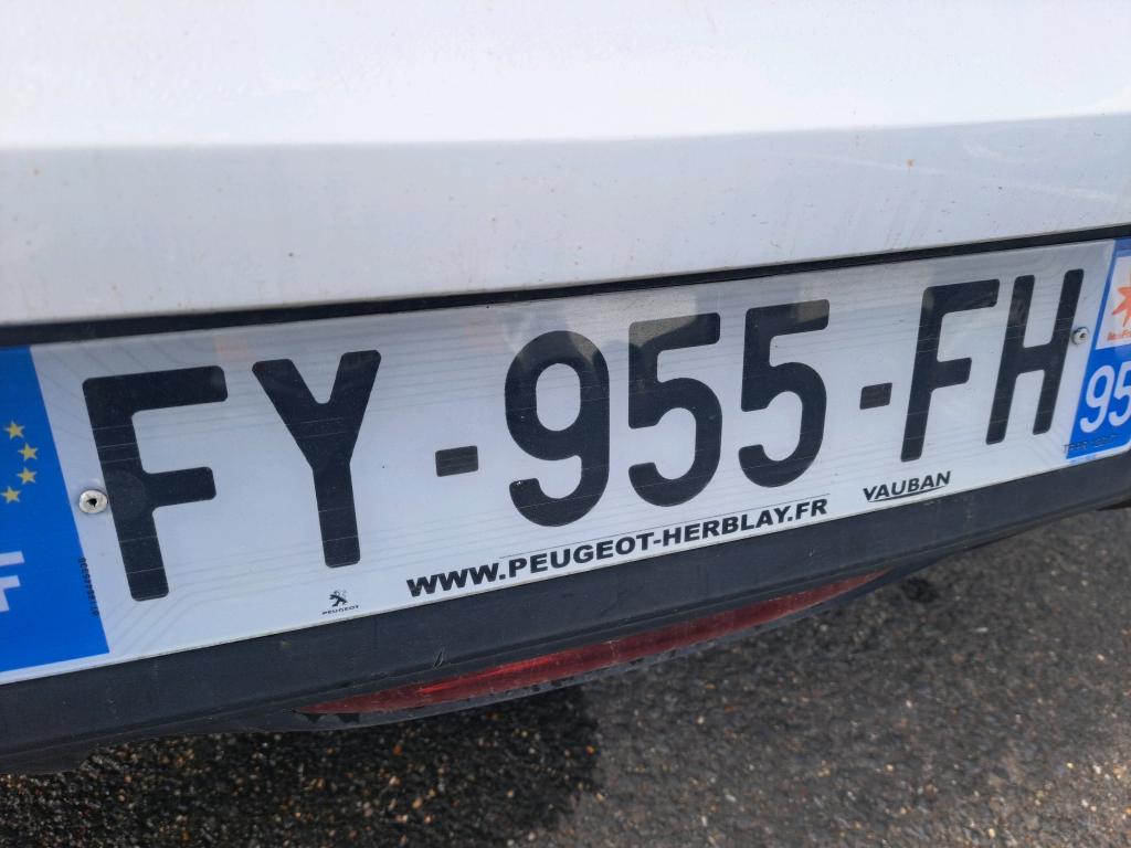 Peugeot 208 BLUEHDI 100 S&S BVM6 PREMIUM 2021