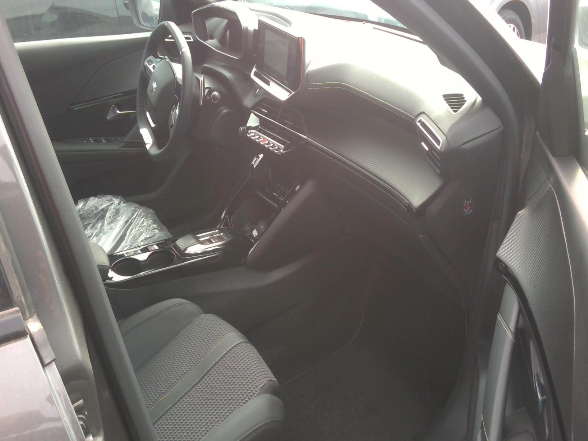 Peugeot 208 PureTech 130 S&S EAT8 GT 2023