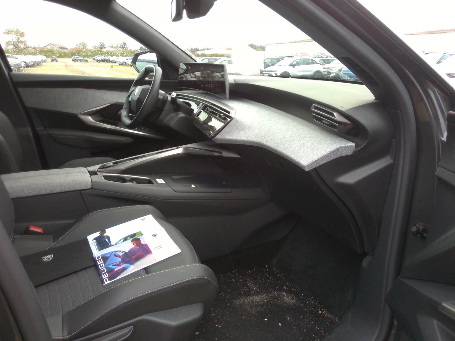 Peugeot 3008 Hybrid 136 e-DCS6 Allure 2024
