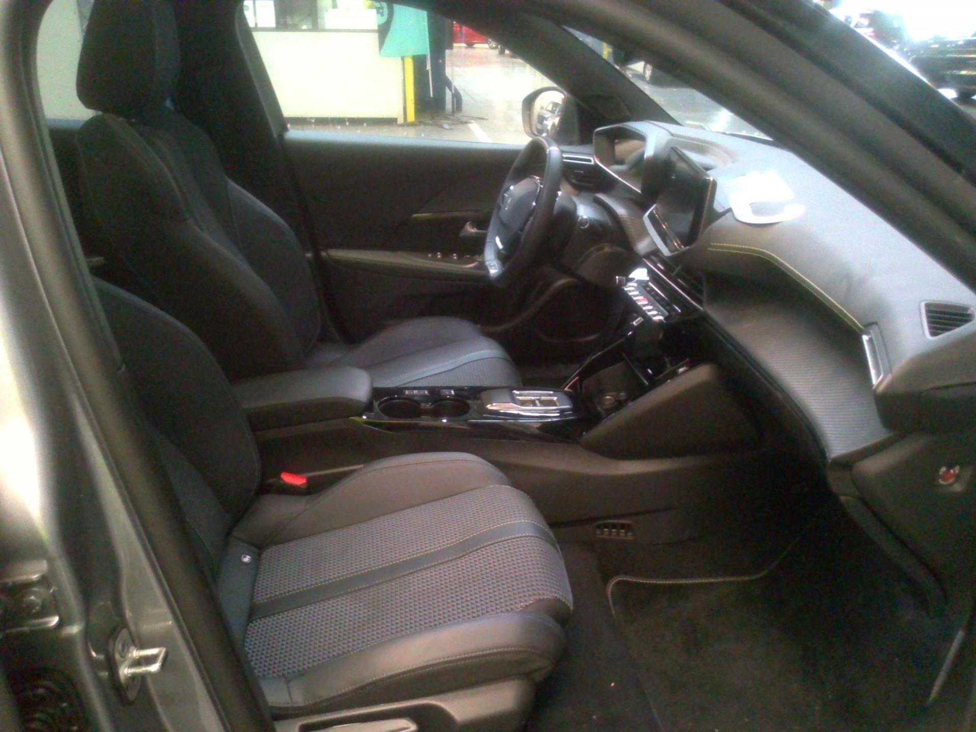 Peugeot 2008 Electrique 136 ch GT 2022