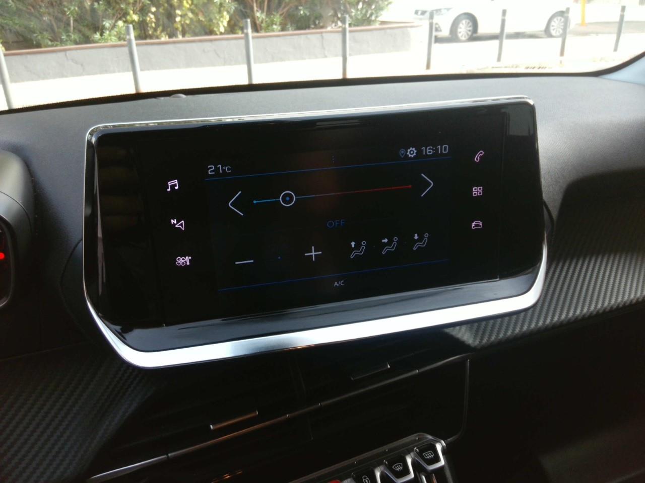 Foto Peugeot 208 19
