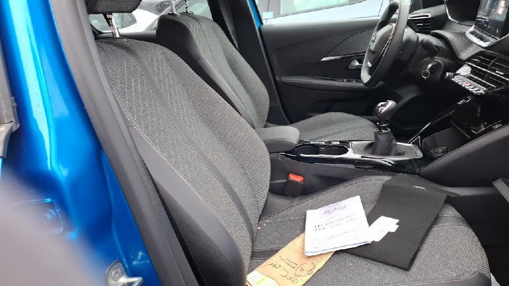 Foto Peugeot 208 13