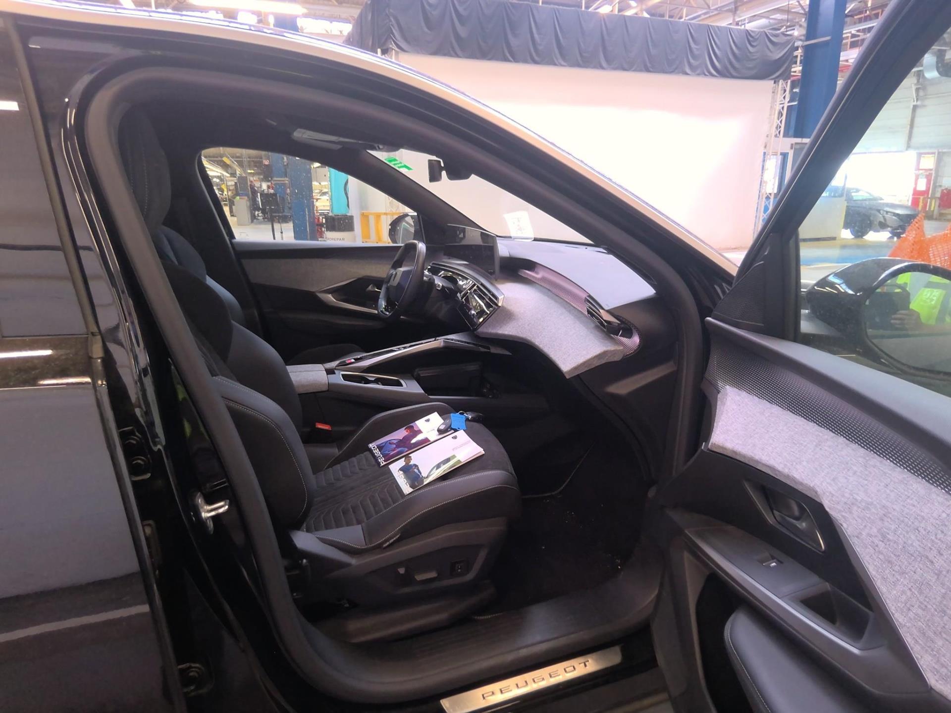 Peugeot 3008 Hybrid 136 e-DCS6 GT 2025