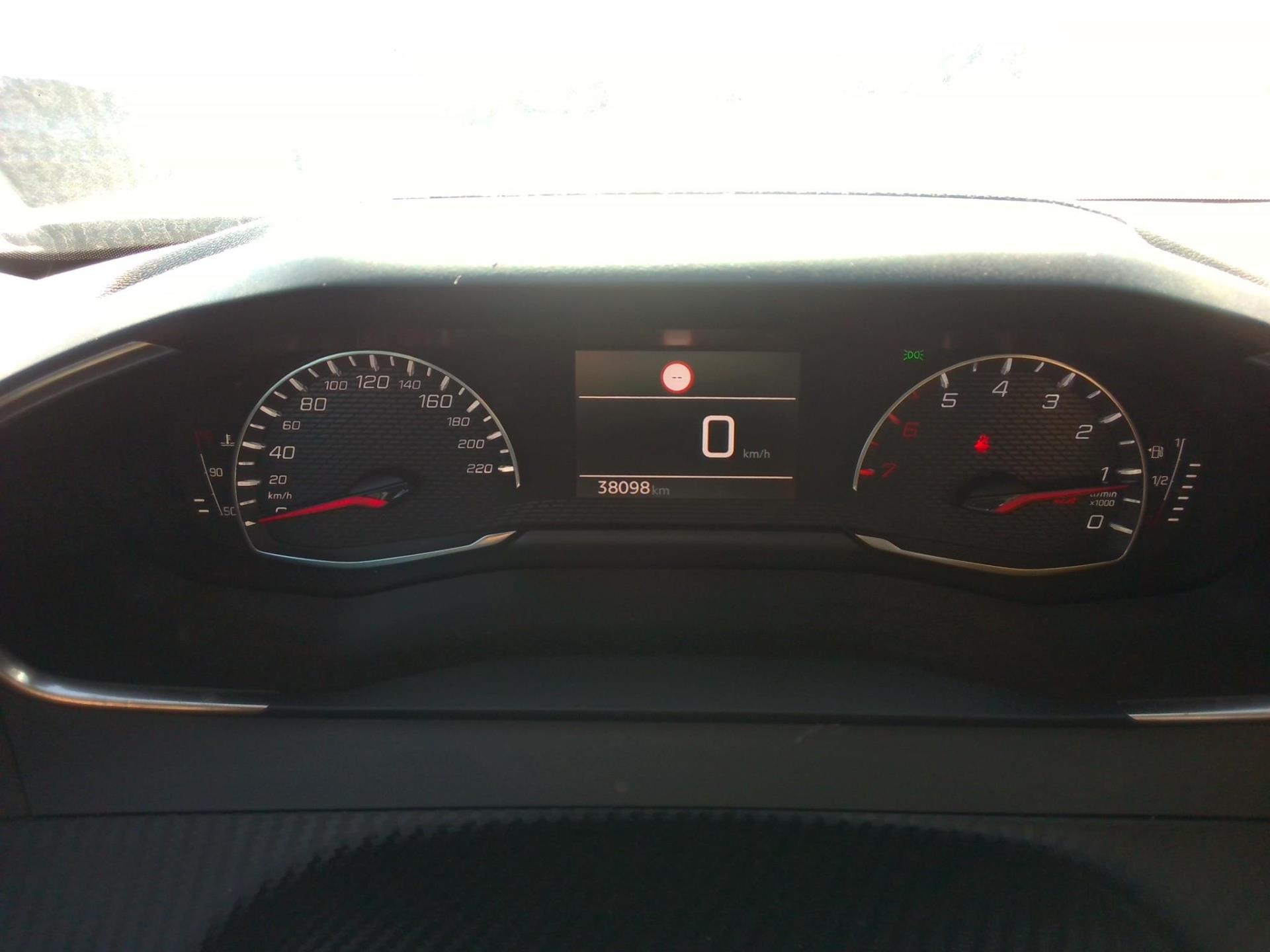 Peugeot 2008 PureTech 130 S&S BVM6 Allure 2022