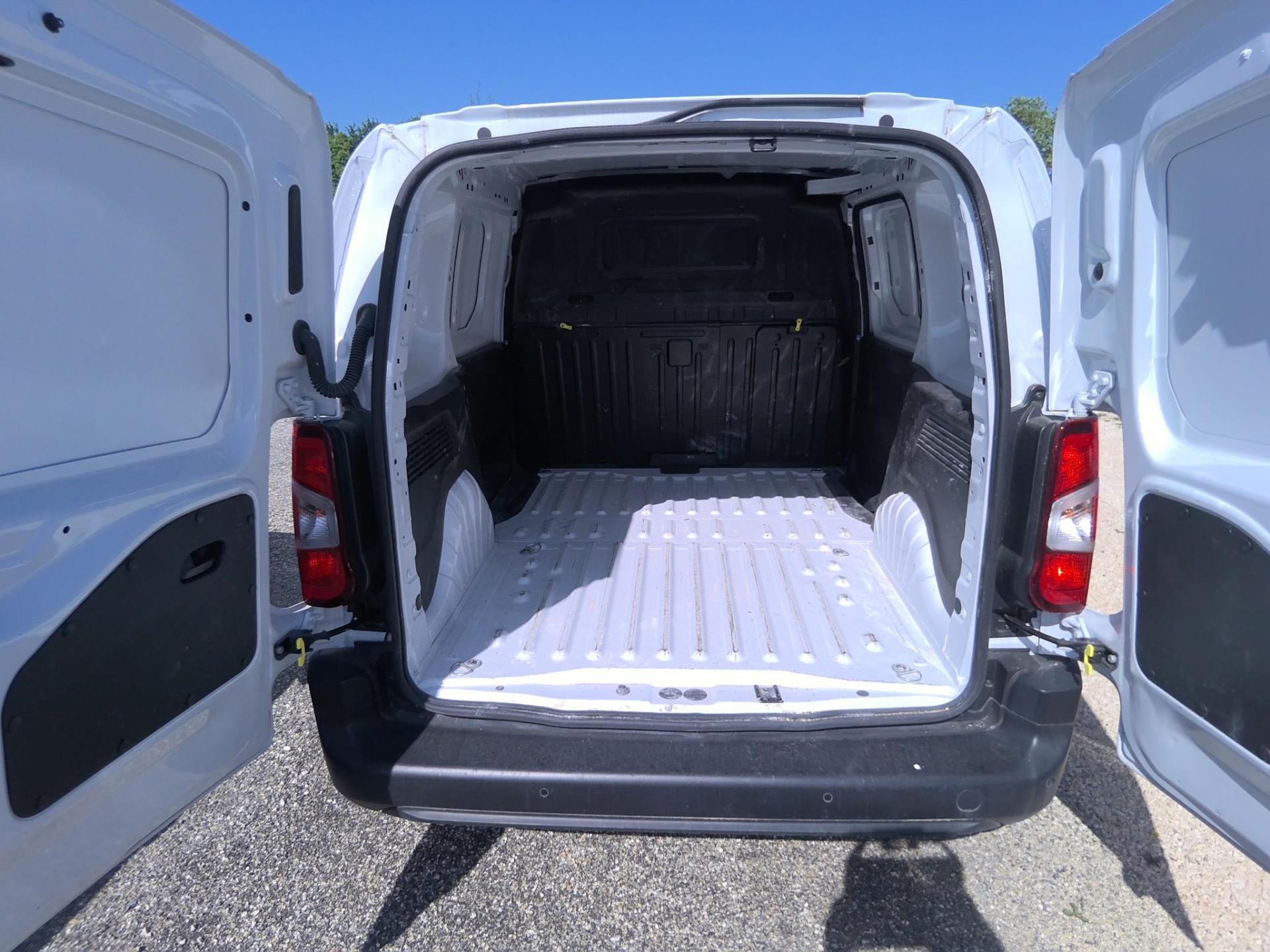 Peugeot PARTNER FOURGON M 1000 KG BLUEHDI 130 S&S EAT8  2024