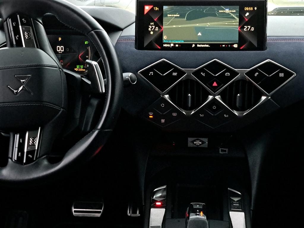 DS DS3 Crossback BlueHDi 130 EAT8 Ines de la Fressange Paris 2021