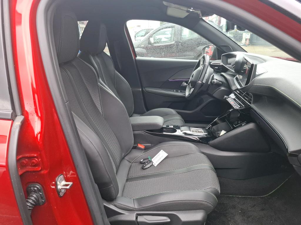 Peugeot 2008 PureTech 130 S&S EAT8 GT 2024