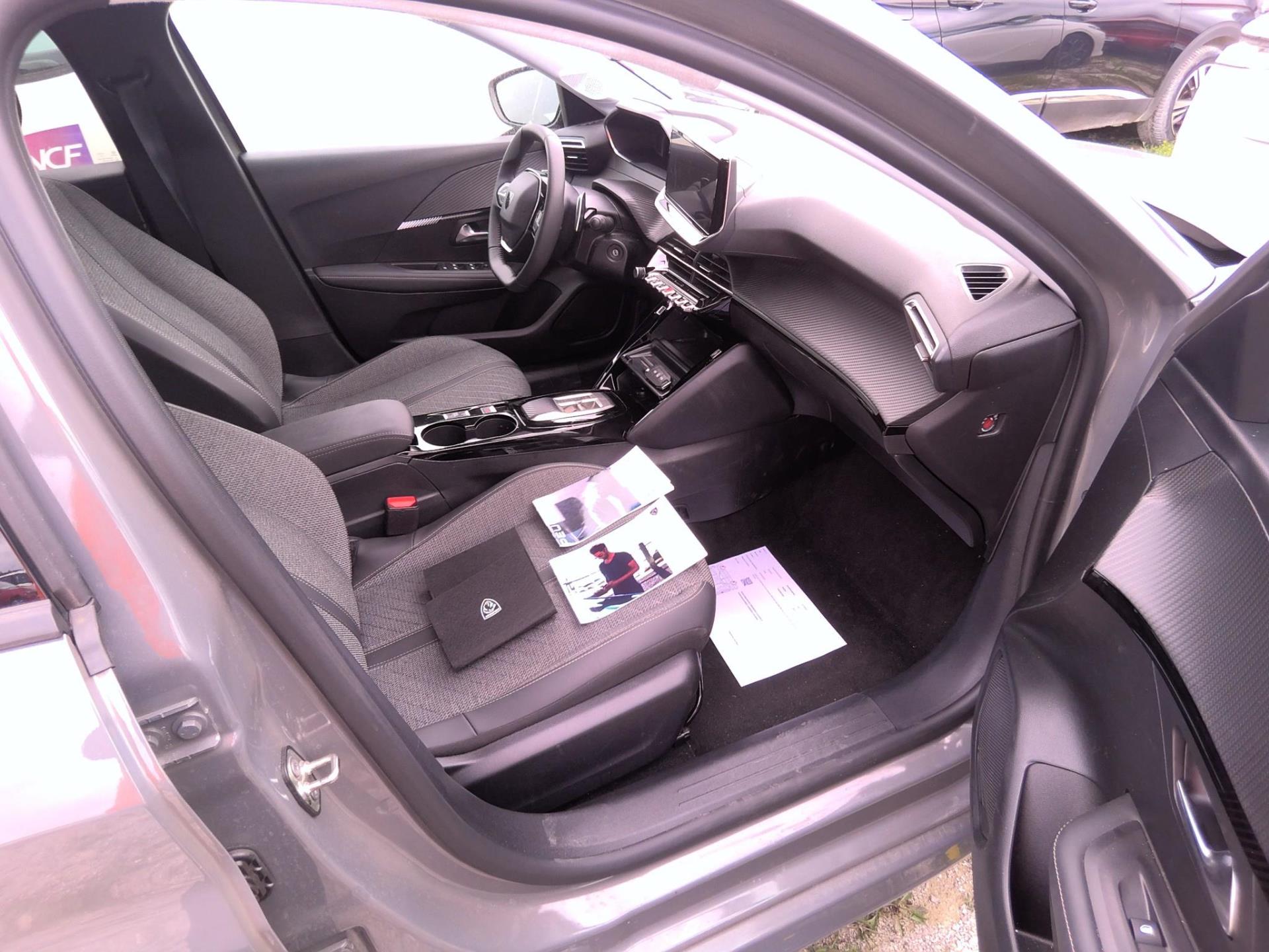Peugeot 208 Hybrid 100 e-DCS6 Allure 2024