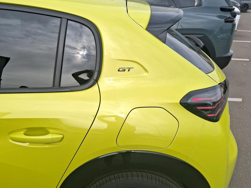 Peugeot 208 Hybrid 110 e-DCS6 GT 2025