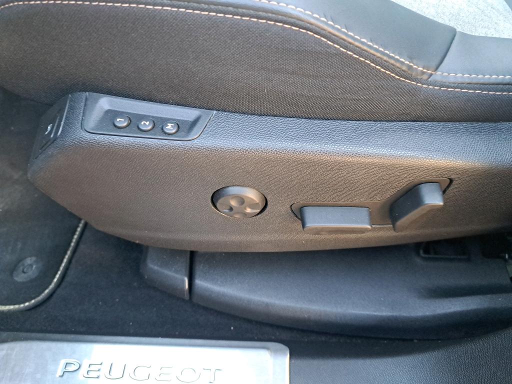 Peugeot 3008 Hybrid4 300 e-EAT8 GT Pack 2021