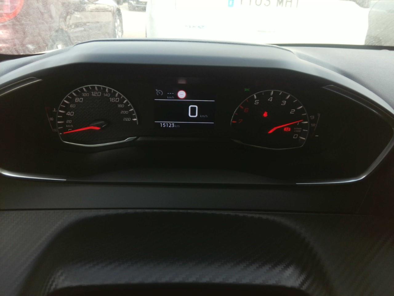 Foto Peugeot 208 10
