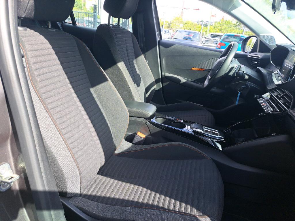 Peugeot 208 PureTech 100 S&S EAT8 Active Pack 2022