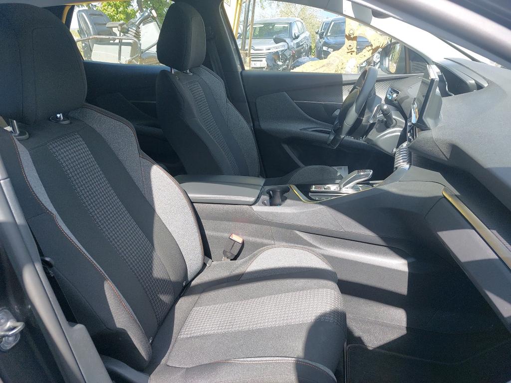Peugeot 3008 BlueHDi 130ch S&S EAT8 Active Business 2021