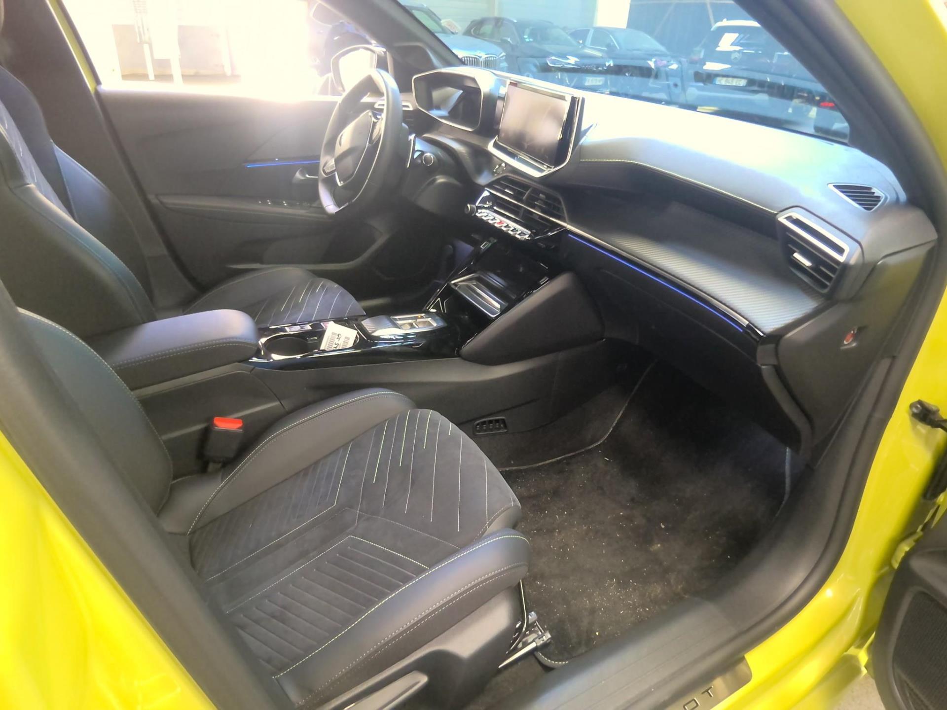 Peugeot 208 Hybrid 136 e-DCS6 GT 2024