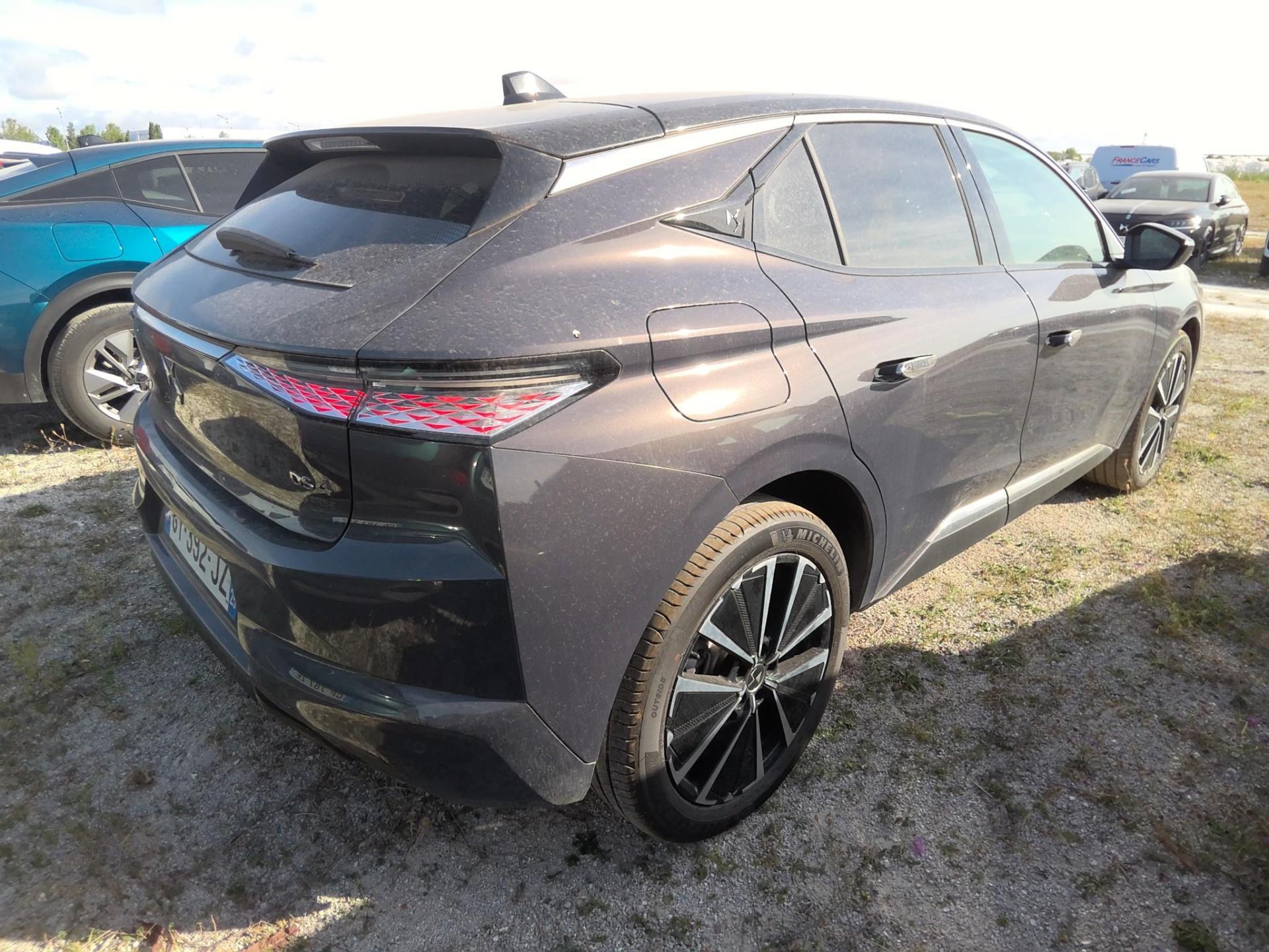DS N°4 E-Tense Etoile - Alcantara 2024