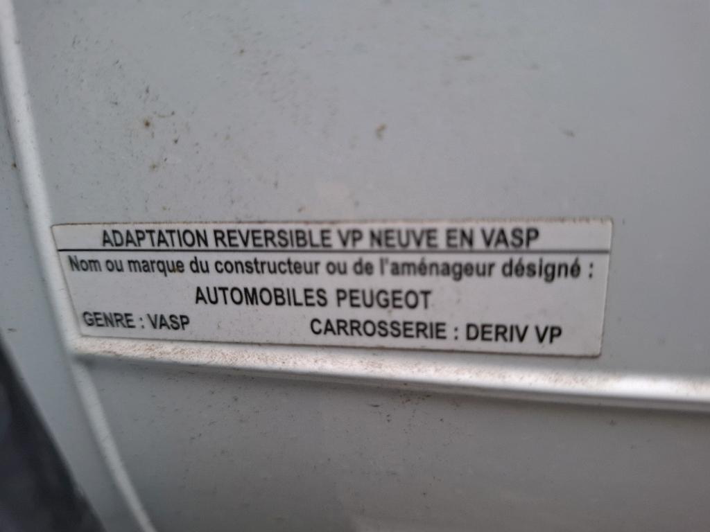 Peugeot 208 BLUEHDI 100 S&S BVM6 PREMIUM 2021